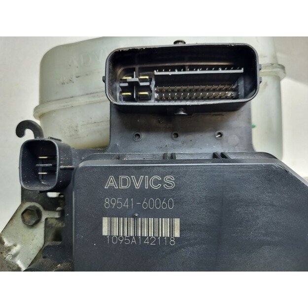 TOYOTA LAND CRUISER J120 89541-60060 ADVICS VSC ABS PUMP 1