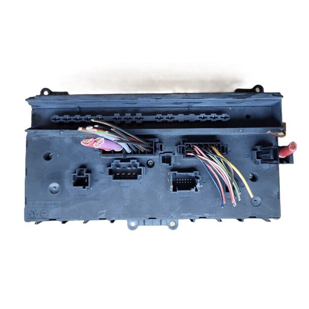 MERCEDES VITO (W639) FUSE BOX A6395450401